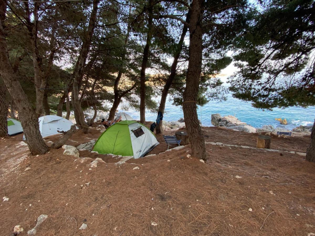 Pine Side Camp Hotel ฮีมาเรอ ภายนอก รูปภาพ